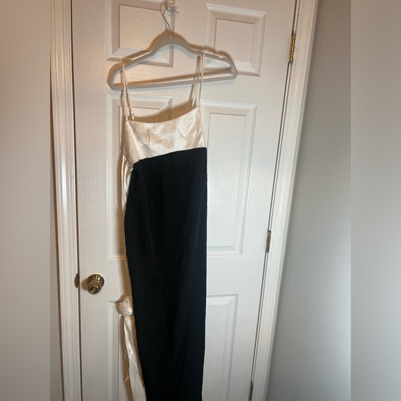NEW MAJORELLE Avori Gown in Black & White - Picture 4 of 8